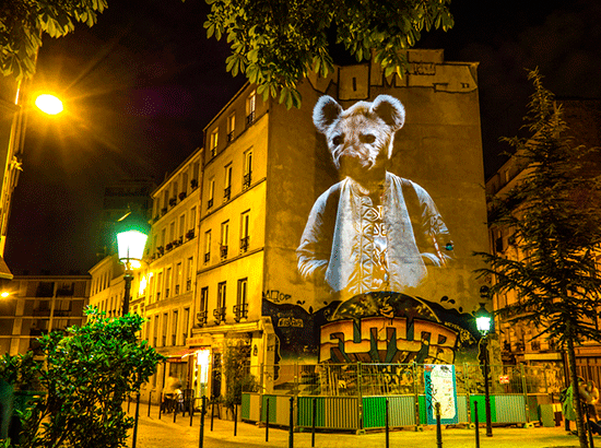 la increíble exposición nocturna por las calles de paris